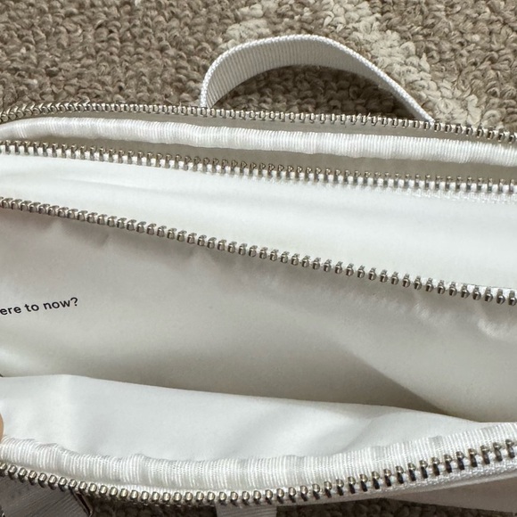 white lululemon cross body bag Lululemon - Brandclub